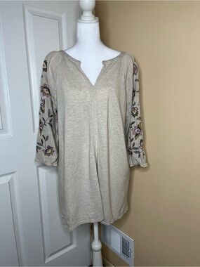 J. Jill Oatmeal Beige Embroidered Sleeve Tunic Size M